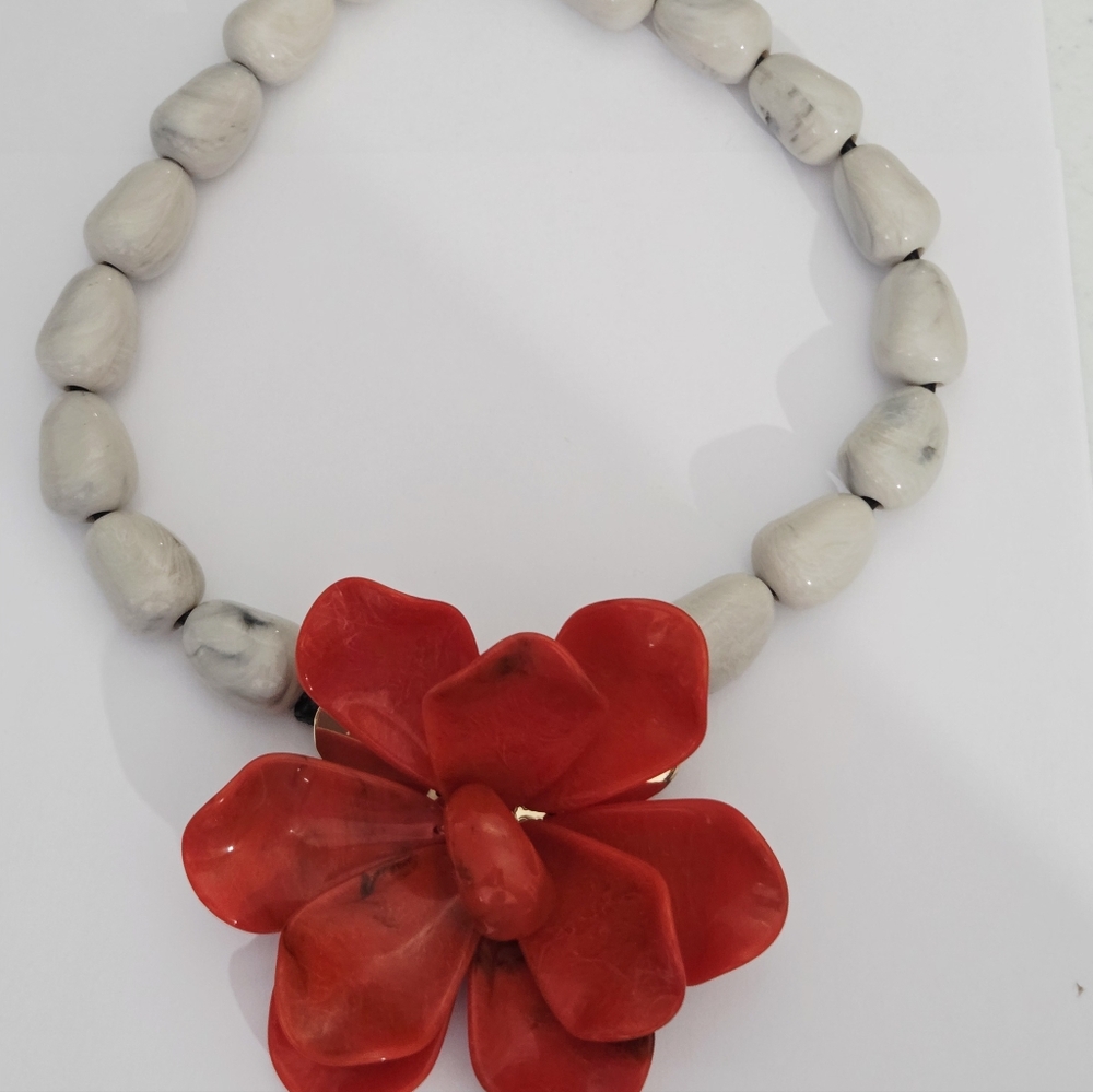 NWT Piper K Necklace